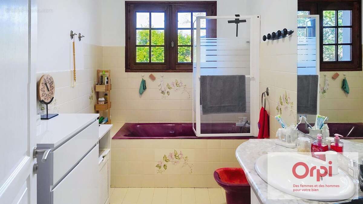 Maison à TERRASSON-LAVILLEDIEU