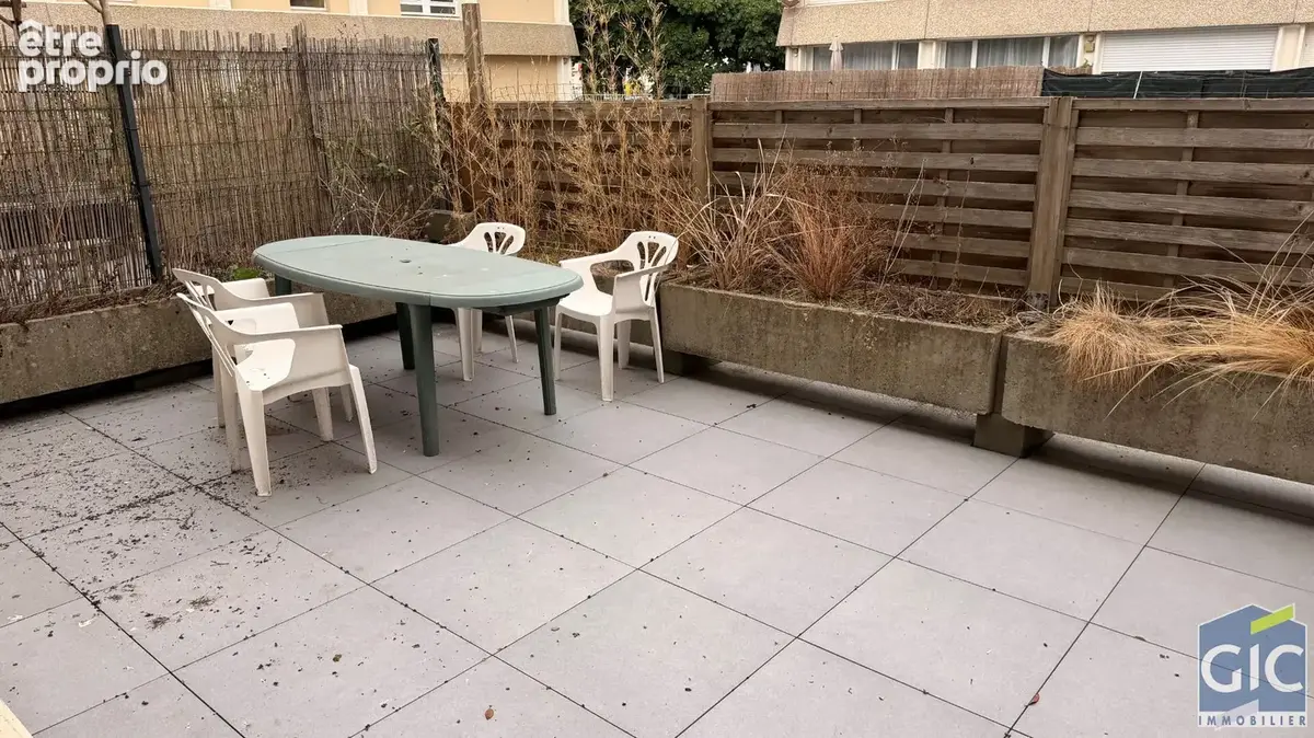Grand f1 avec terrasse - photo 3