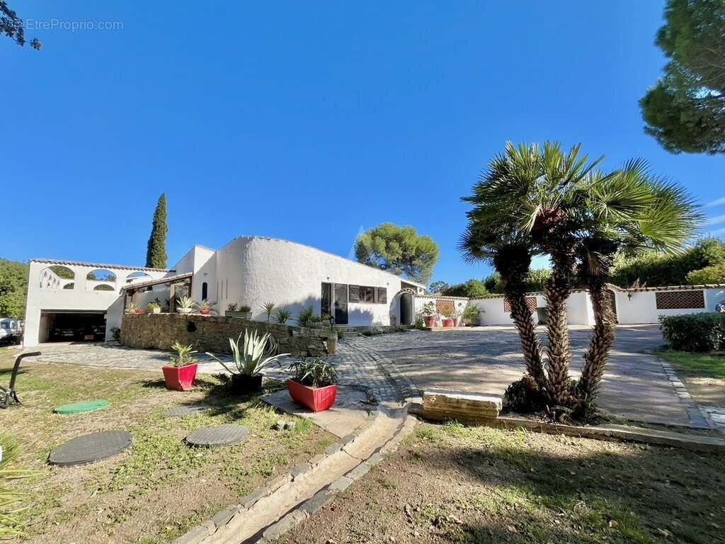 Maison à SAINT-THIBERY