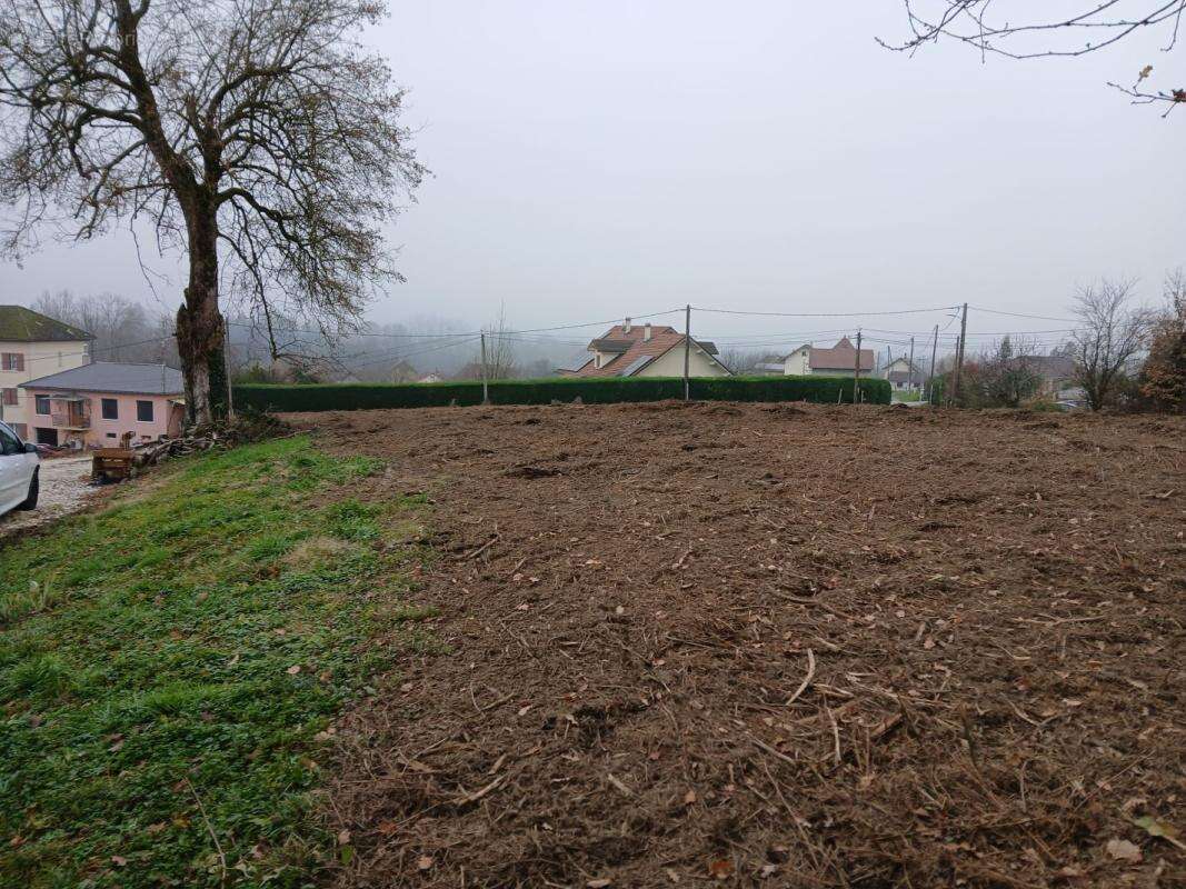 Terrain 980 m² à Saint-Beron  - photo 3