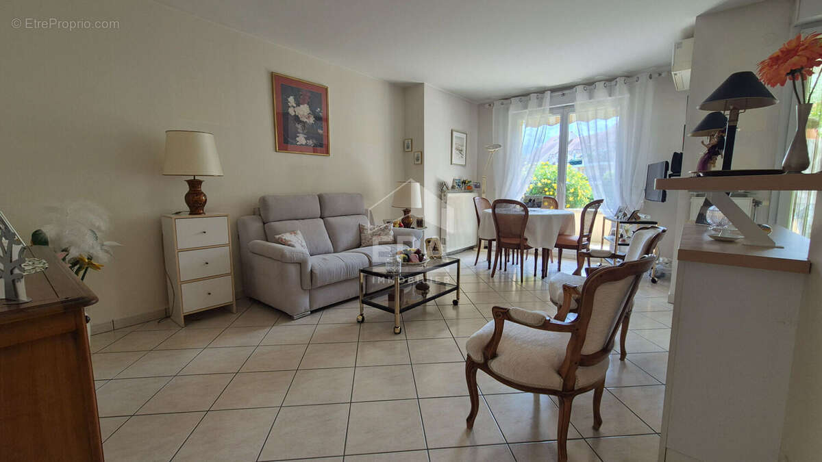 Appartement à BRIE-COMTE-ROBERT