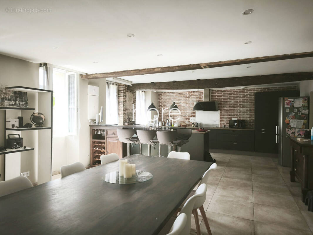 Maison à LA CELLE-SAINT-CYR