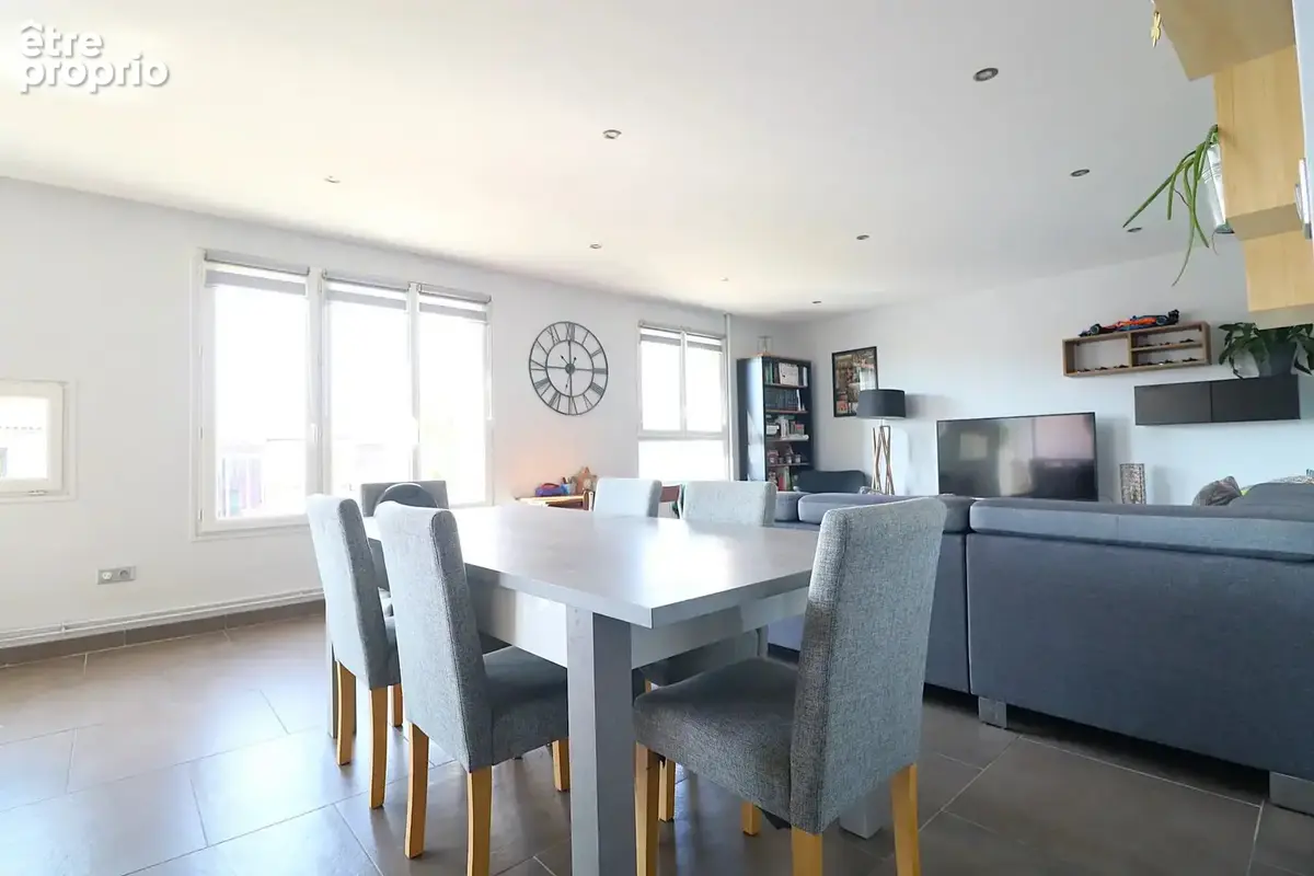 Appartement T4 de 90 m² avec terrasse + garage + cave - photo 4