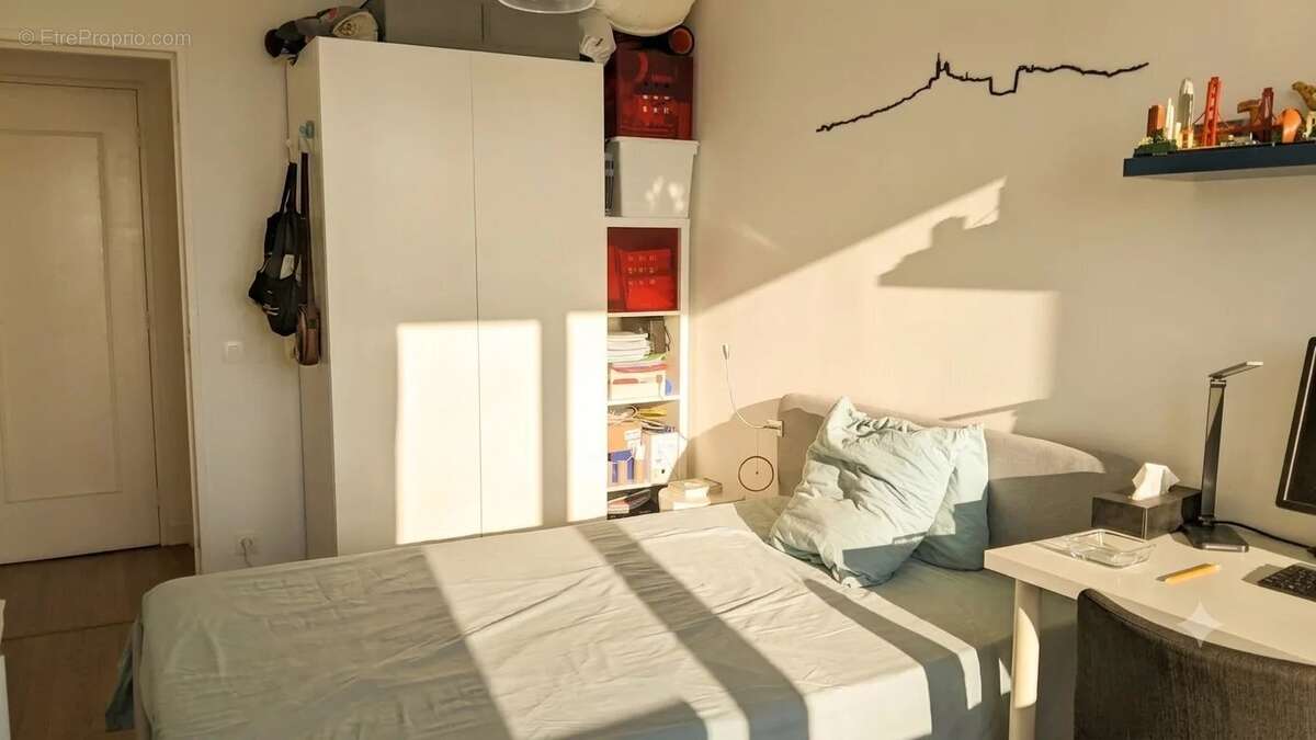 T3/t4 traversant de 87 m²  allée des pins– vue panoramique mer et collines – grand balcon – cave - photo 11