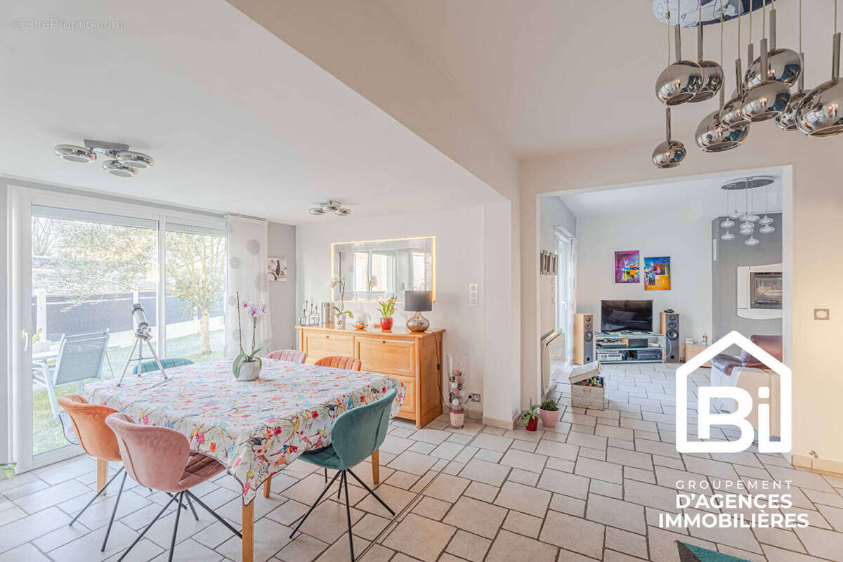 Maison à SAINT-AIGNAN-DE-CRAMESNIL