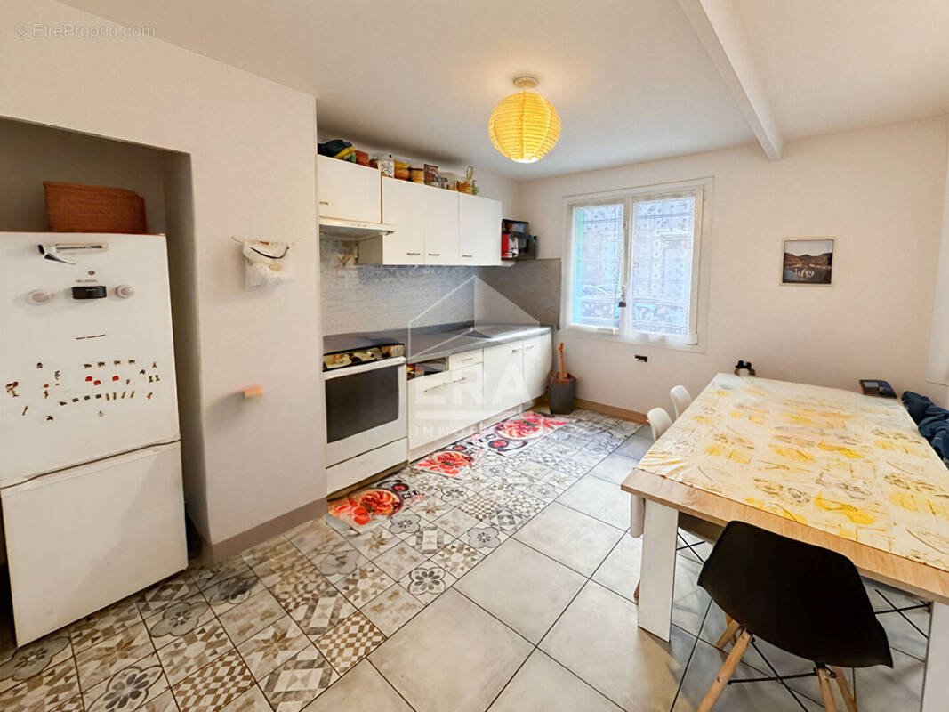 Appartement à MARSEILLE-3E