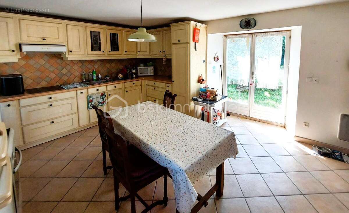 Maison à FRESNOY-LA-RIVIERE