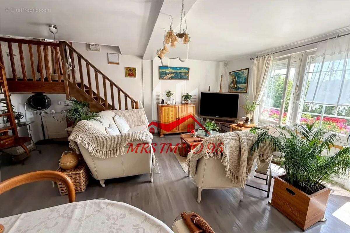 Appartement à SAINT-LEU-D&#039;ESSERENT