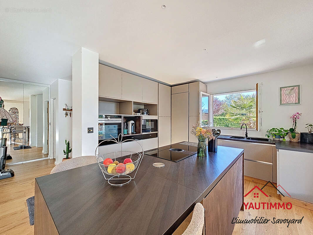 Maison à CRANVES-SALES