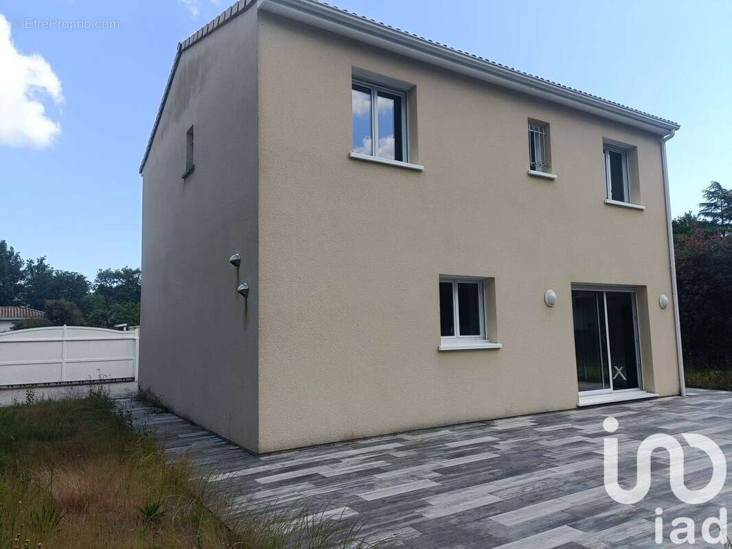 Maison 122 m² à Arsac  - photo 8