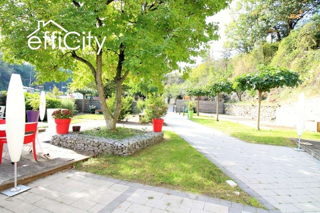 Commerce à L&#039;ARBRESLE