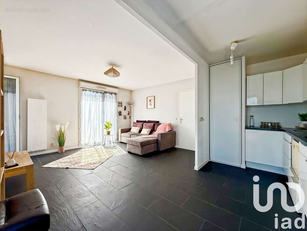 Photo 2 - Appartement à SAINTE-GENEVIEVE-DES-BOIS