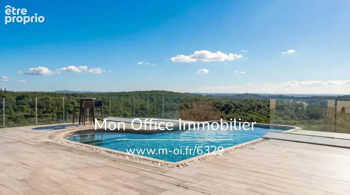 Référence : 6329-NGU. - propriété 10 pièces - 32ha - 980m2 - Vue spectaculaire sur la région et la mer - photo 5