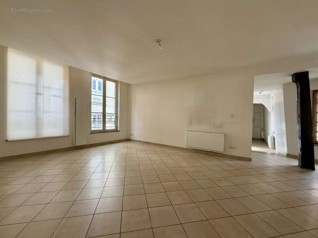 Appartement T4 avec place de parking - Centre historique - ROUEN DROITE - photo 4