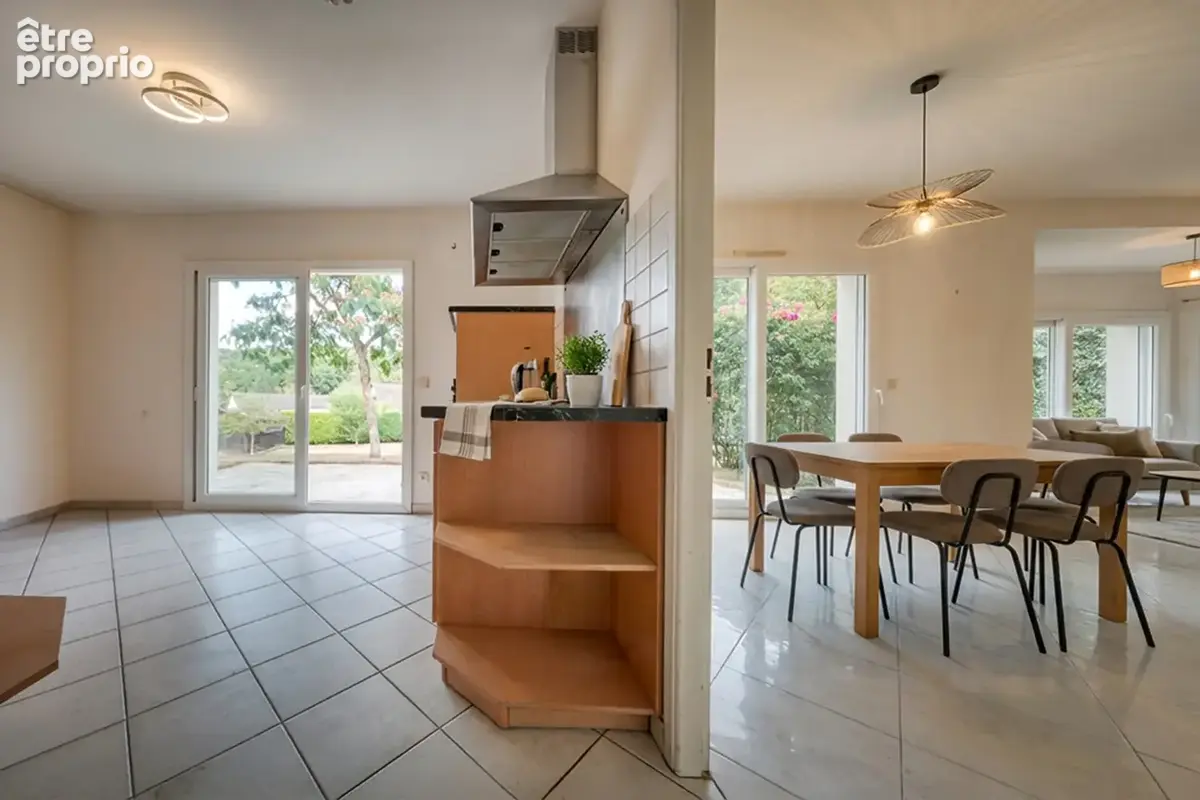 Maison individuelle - 2000m2 de terrain - 4 chambres - bureau - double garage.. - photo 5