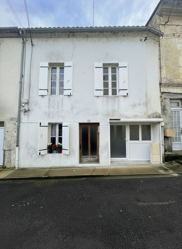 Maison à MONTPON-MENESTEROL