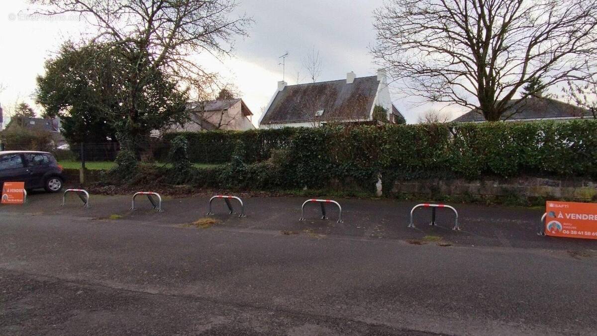 Photo 1 - Parking à LA CHAPELLE-SUR-ERDRE