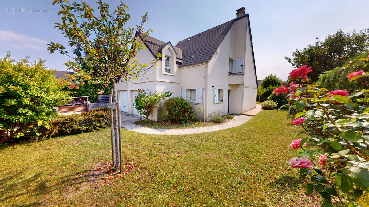 Maison à CORMELLES-LE-ROYAL