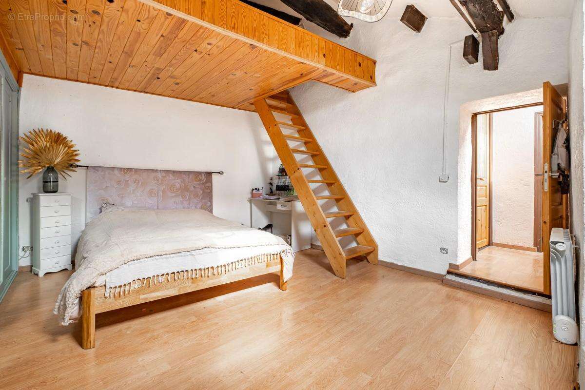 Maison à SAINT-VALLIER-DE-THIEY