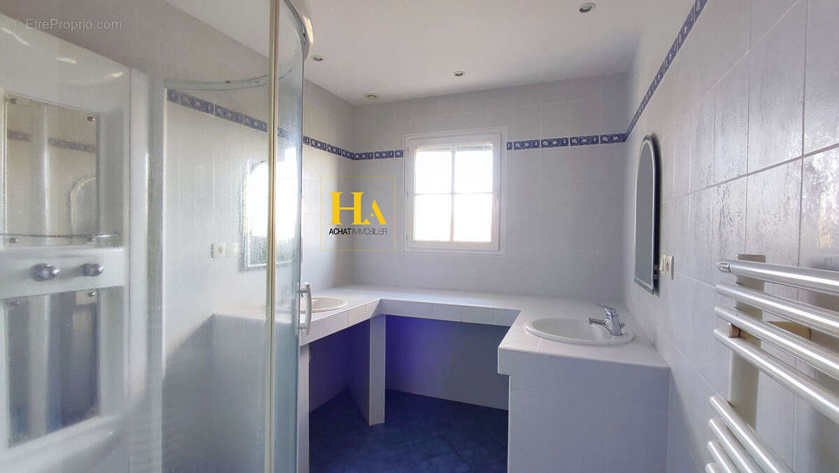 Maison à SAINT-BARDOUX