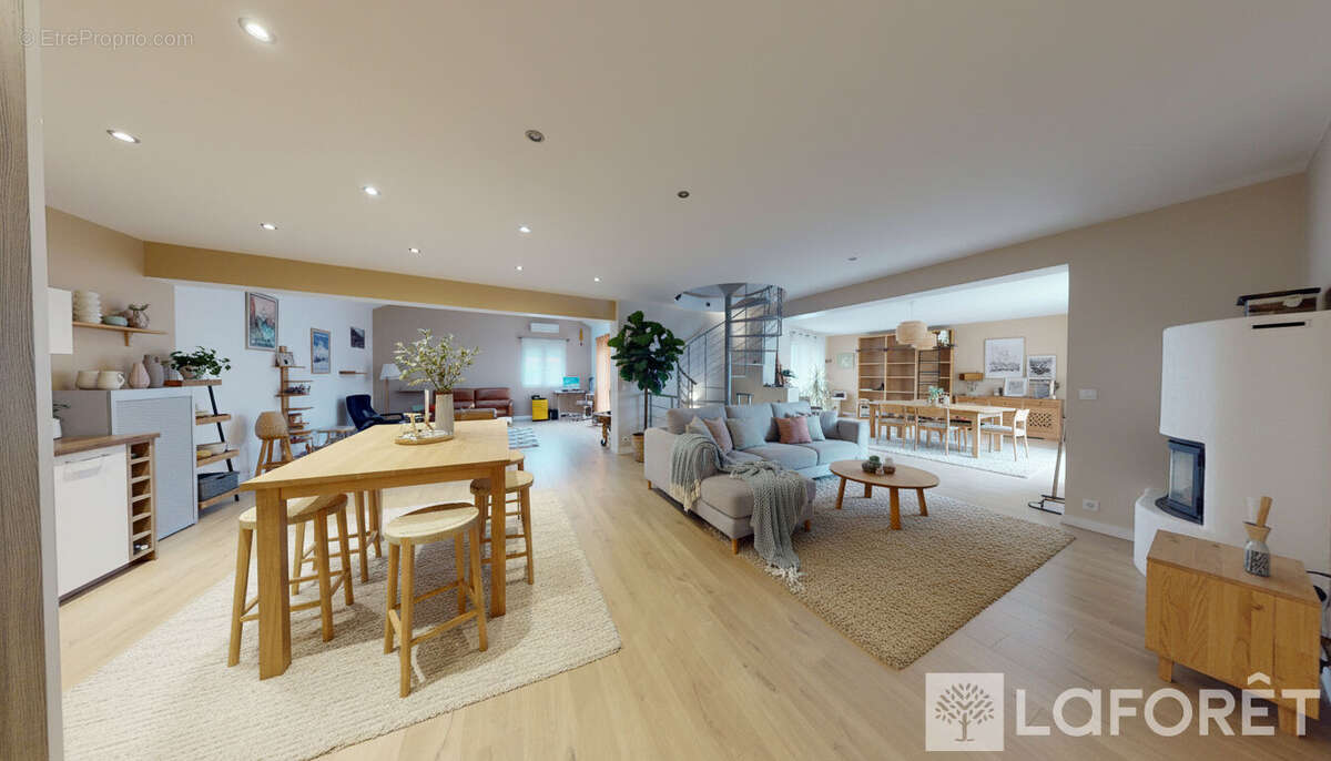 Maison à MAILLY-CHAMPAGNE