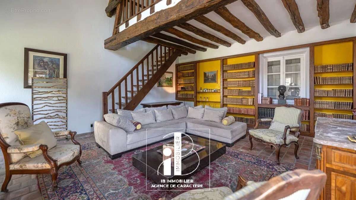 Maison à GREZ-SUR-LOING