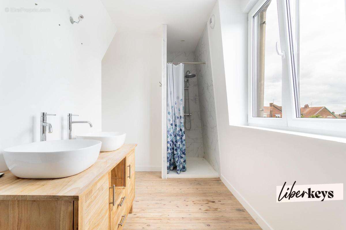 Maison à Hem - 123m² - 3 chambres + grand dressing - grande cuisine - jardin - photo 5