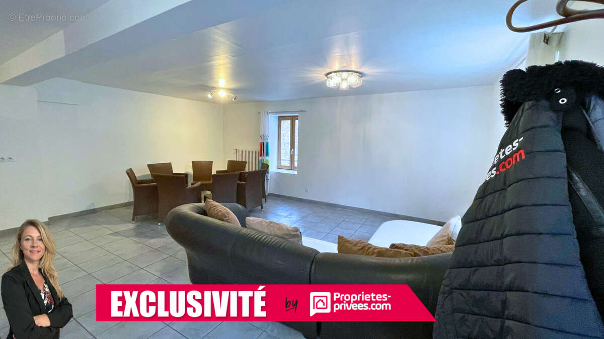 Maison à COURS-LA-VILLE