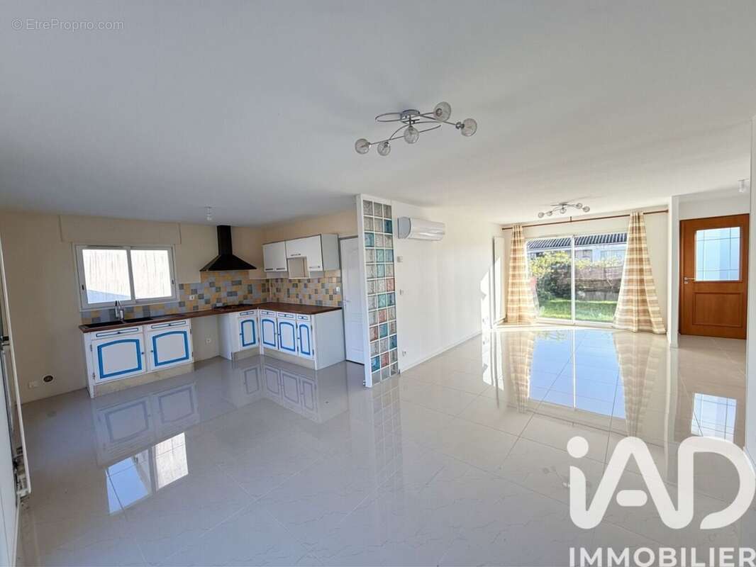 Photo 2 - Maison à ROCHEFORT