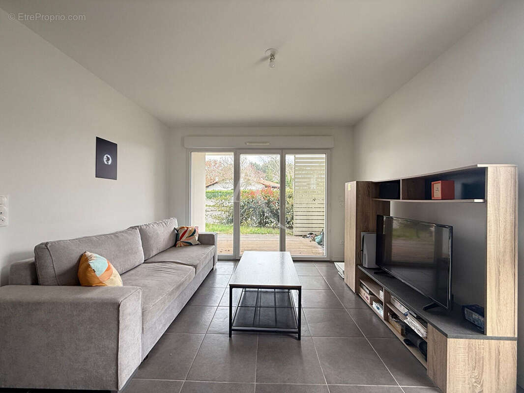 Appartement à SAINT-JEAN-D'ILLAC