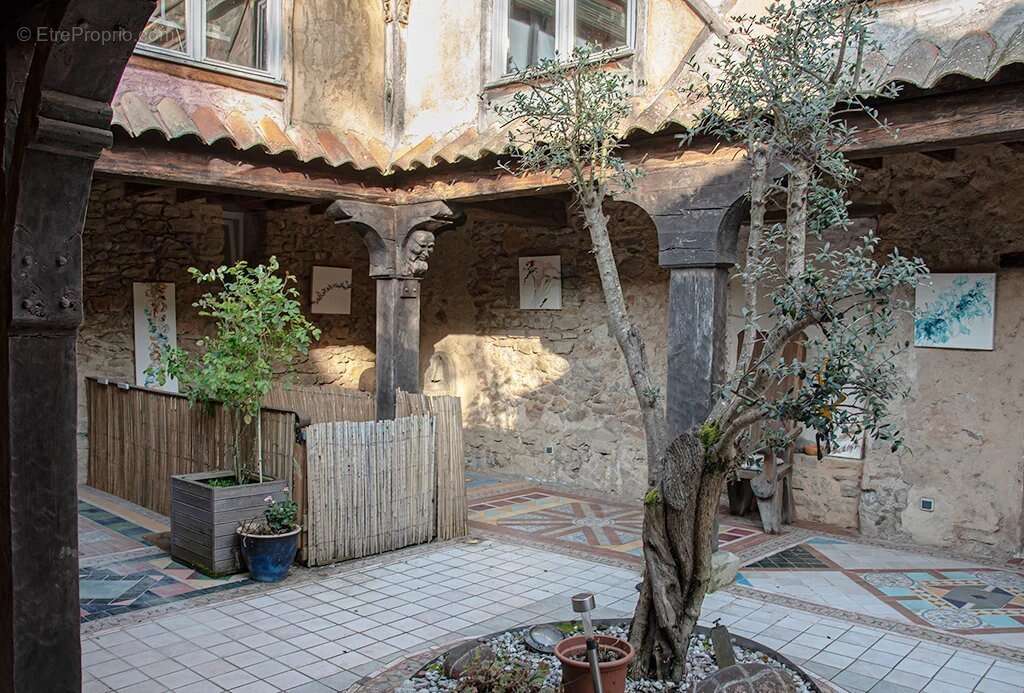 Maison à SAINTE-COLOMBE-SUR-L'HERS