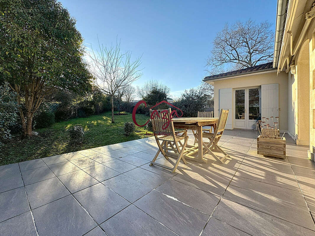 Maison à FARGUES-SAINT-HILAIRE