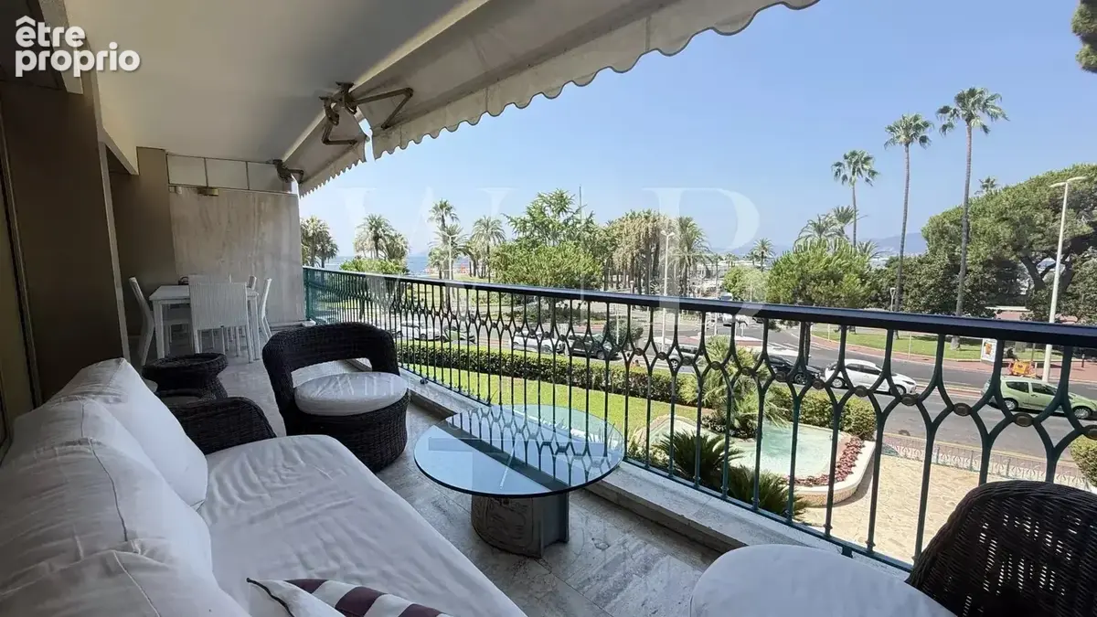 Cannes, la Croisette - Port Canto. Appartement de 229 m² avec vue mer + dépendances - photo 6