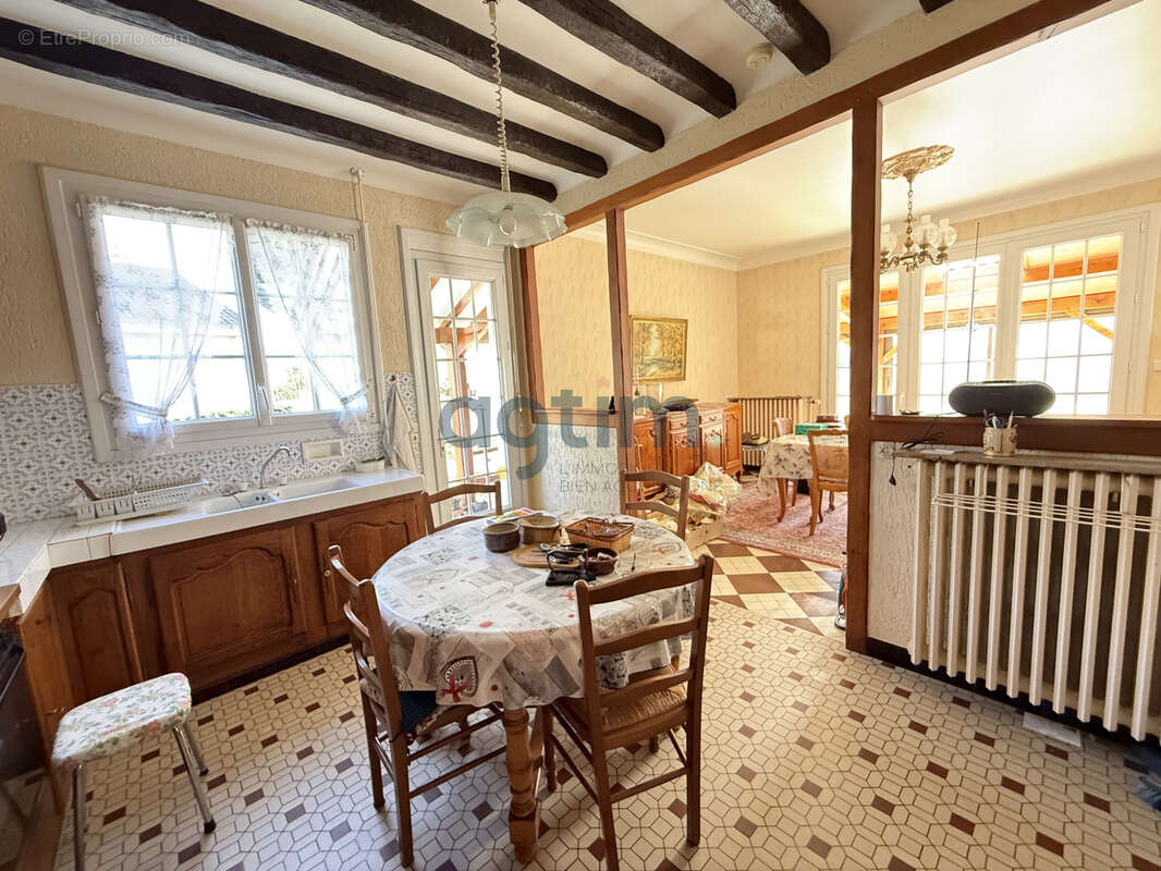 Maison à MONTAIGU
