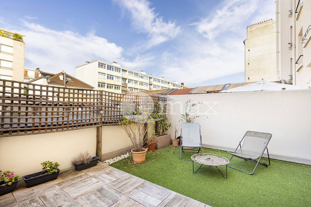 Appartement à COURBEVOIE