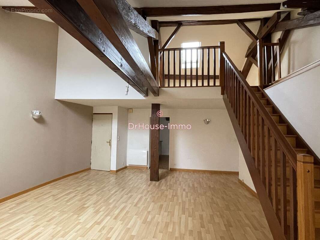 Appartement 257 m² à Darney  - photo 9