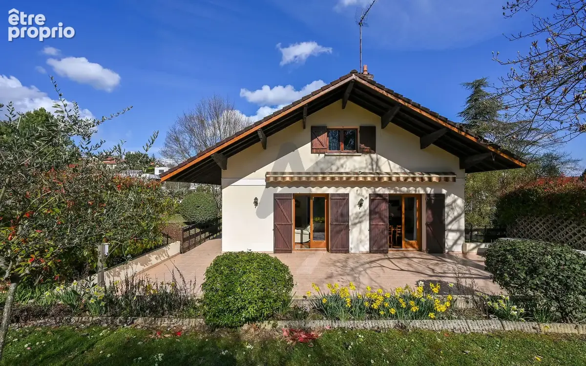 Collonges au mont d'or centre- maison de famille de 205 m2- jardin clos de 1600 m2 - photo 5