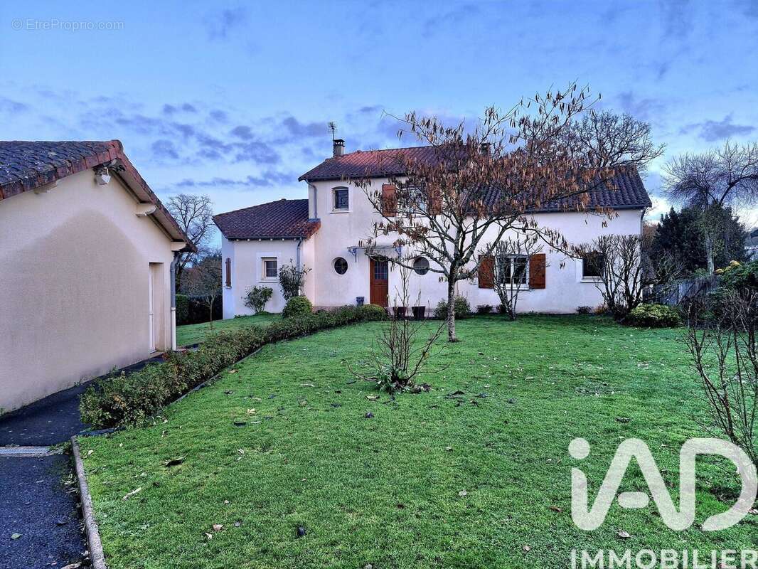 Photo 2 - Maison à SAINT-JUNIEN