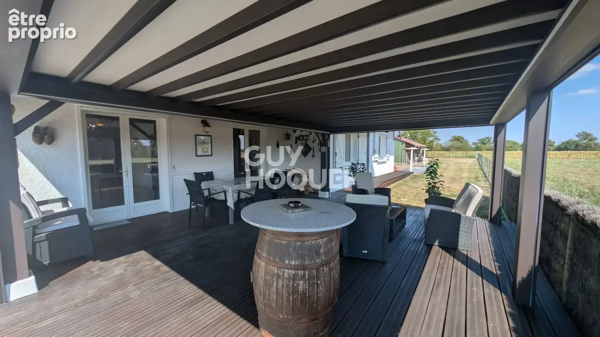 Le Vignau - Maison familiale pleine de charme et de possibilités - photo 12