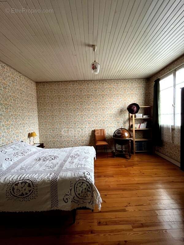 A vendre et rénover : Ancien corps de ferme 9 pièces, 6 chambres, au coeur d'un village proche de MAUVEZIN (32) - photo 18