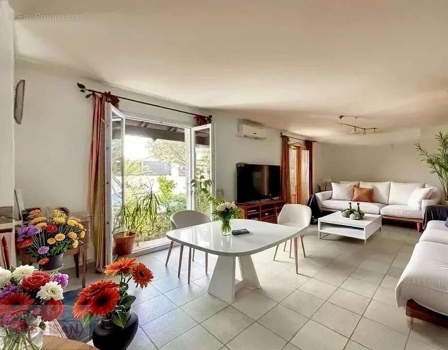 Maison à ROUSSON