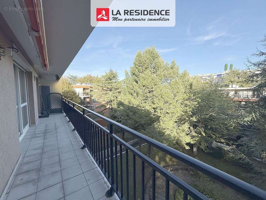Appartement à VELIZY-VILLACOUBLAY