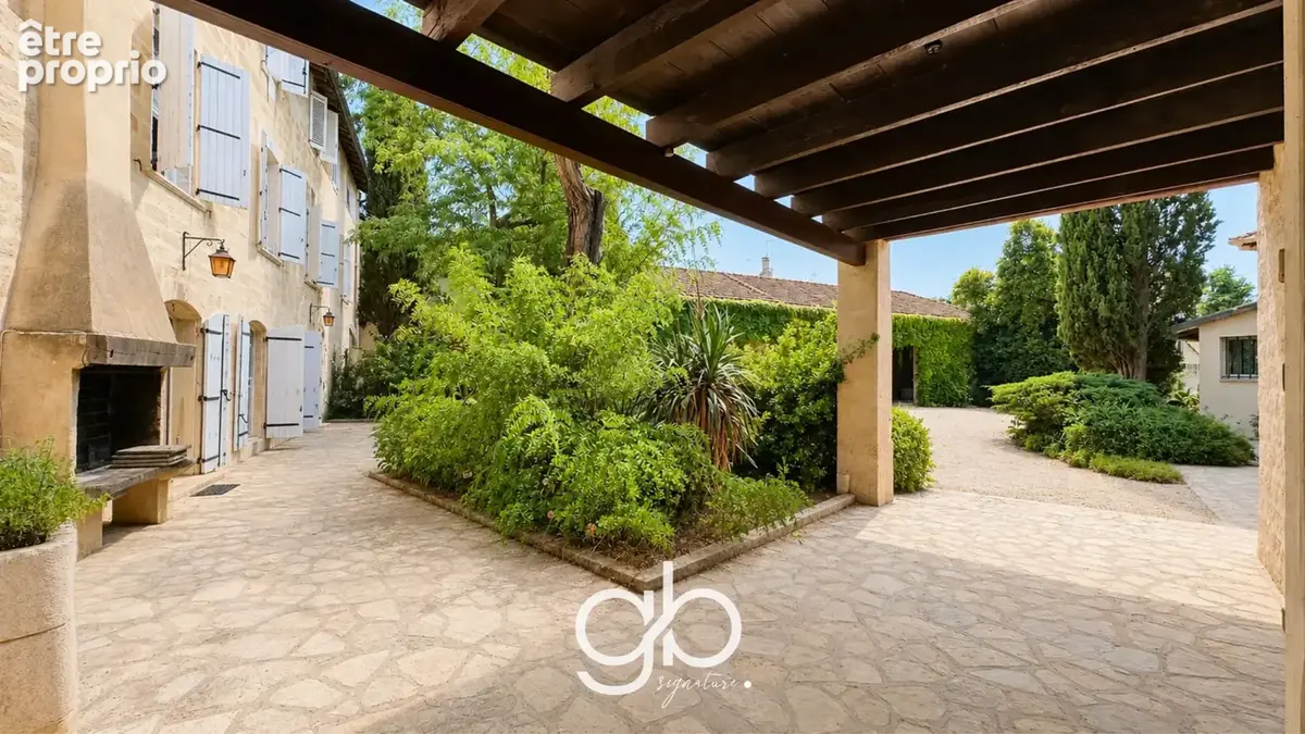 Maison de maître du xviiie siècle avec jardin, dépendances et garages au cœur d'aimargues - photo 6