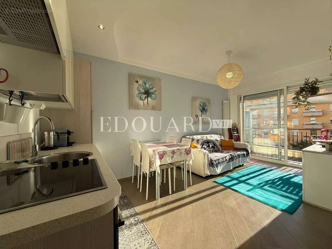 Appartement à ROQUEBRUNE-CAP-MARTIN