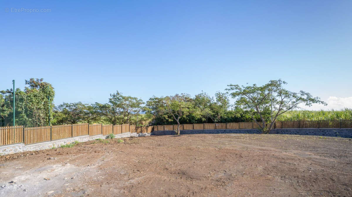 Terrain à SAINTE-MARIE