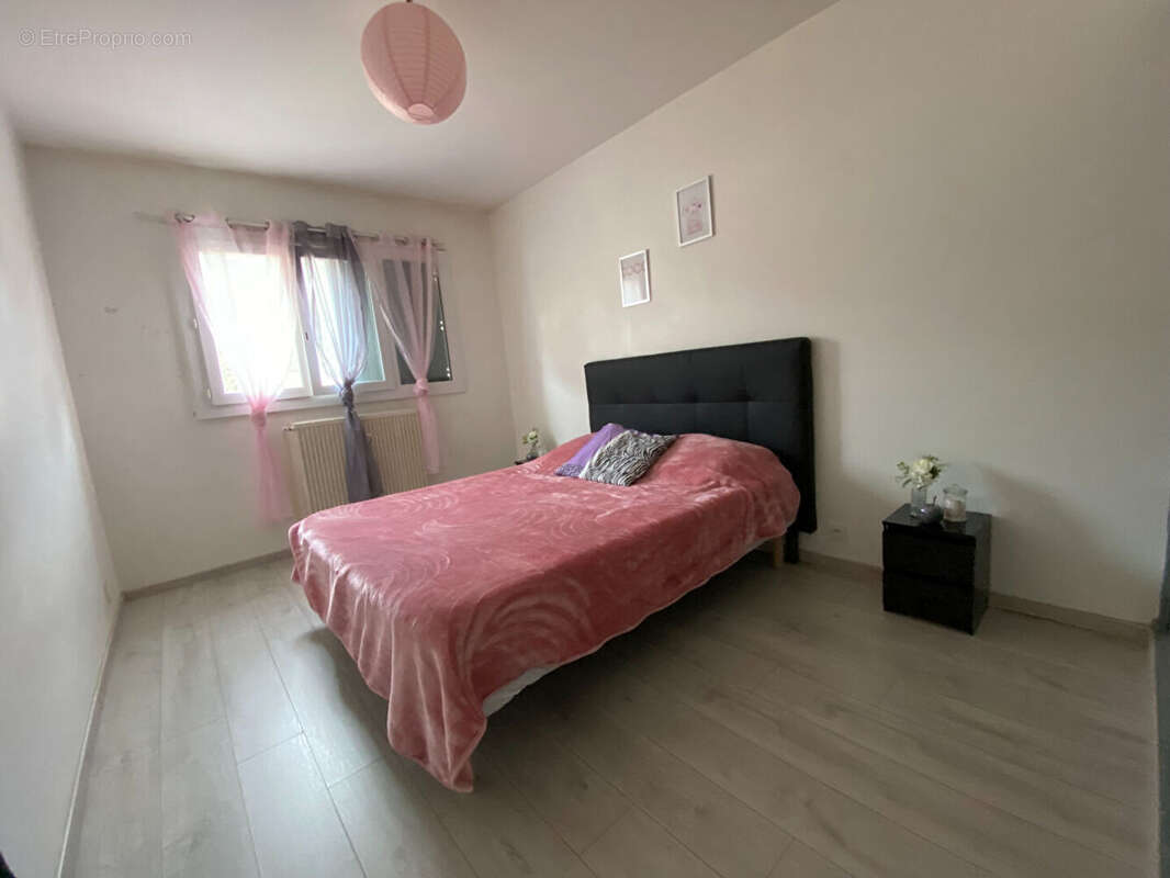 Appartement à VEYNES