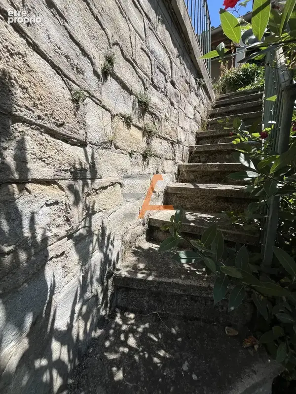 Maison avec extérieur à rénover entièrement - photo 12