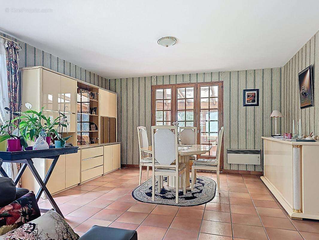 Maison à POIGNY-LA-FORET