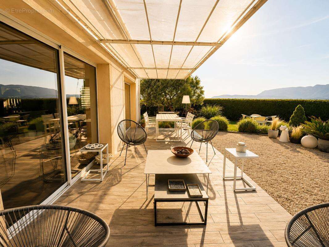 Maison à POURRIERES