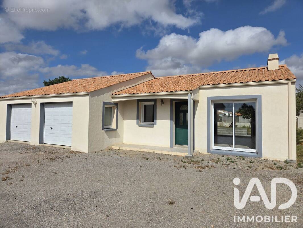 Photo 1 - Maison à LA CHAPELLE-HERMIER